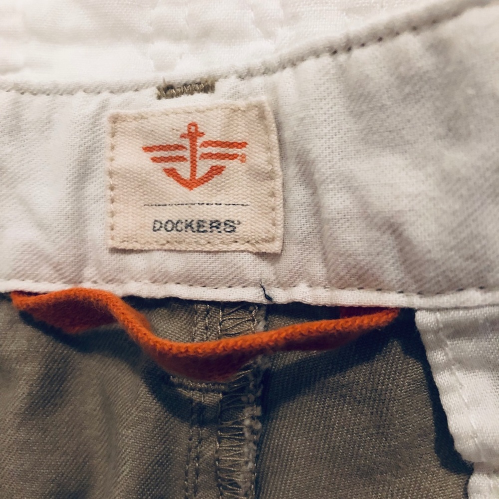 Men’s Dockers Khaki Shorts - Picture 4 of 6